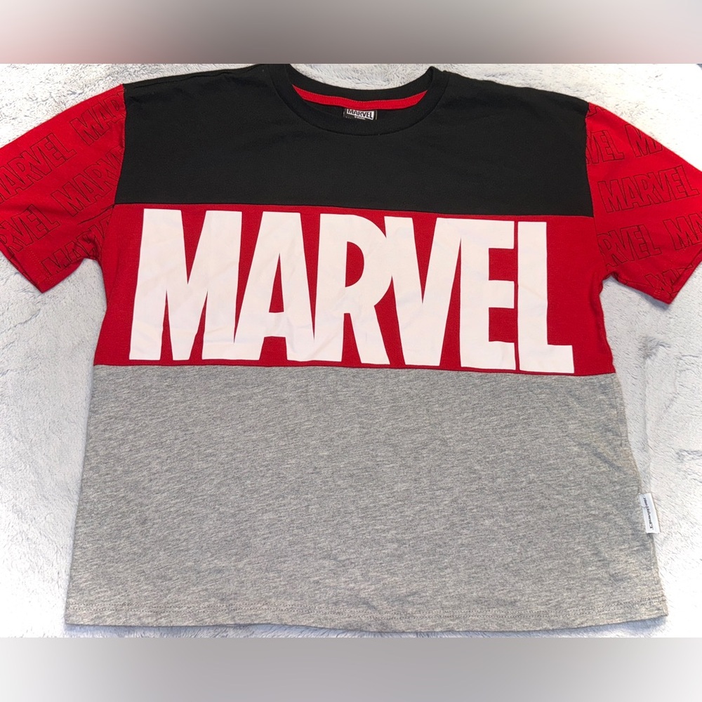 Marvel top - Picture 1 of 3